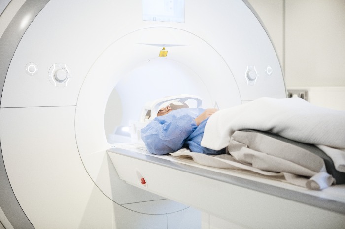 MRIは磁力を利用しているため磁性アタッチメントは影響を受けやすい"